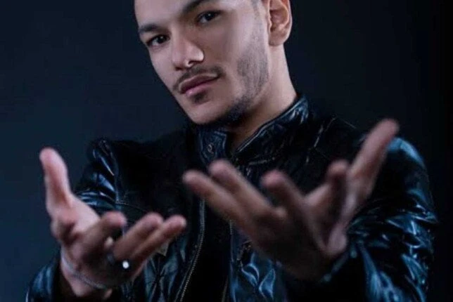 فن: بعت قلبي ليه.. حودة بندق يزيح الستار عن أجدد أعماله الغنائية اقرأ في أفاق عربية بعت قلبي ليه حودة بندق يزيح الستار عن أجدد أعماله الغنائية، أزاح المطرب حودة بندق الستار عن أغني