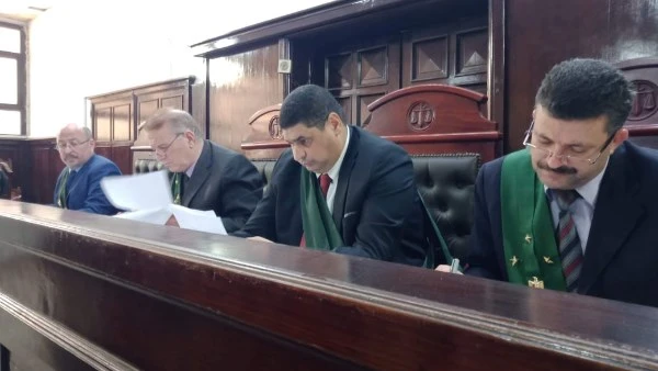 المؤبد لحداد أنهى حياة سائق توكتوك اثناء فضه مشاجرة مع شقيقه بدكرنس بالدقهلية عاقبت محكمة جنايات المنصورة، الدائرة الثانية، حداد بالسجن المؤبد، وذلك