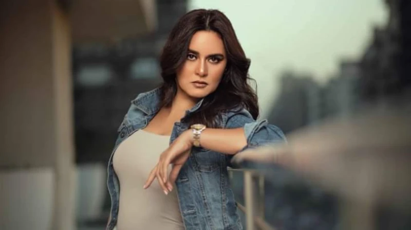 رشا مهدي تبدأ تصوير 6 شهور.. والعرض على بدأت الفنانة رشا مهدي، تصوير دورها في مسلسل 6 شهور، للمخرج مصطفى الصولي، تمهيدا لعرضه على منصه خلال الفترة