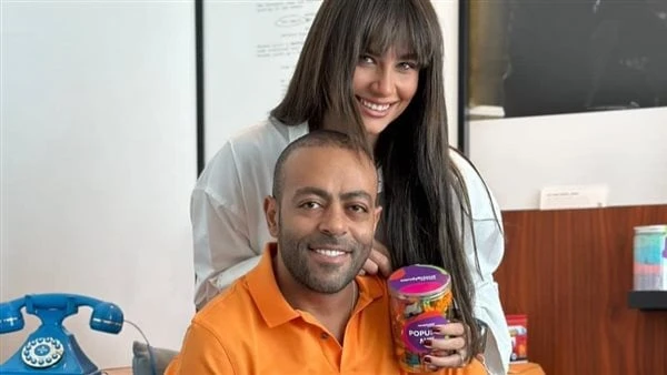 من زوجته المذيعة.. تامر عاشور يرزق بابنته الثانية تعرف على اسمها أعلن الفنان تامر عاشور استقبال طفلته الثانية من زوجته المذيعة نانسي نور بعد عدة أشهر