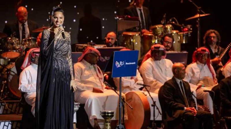 آمال ماهر للجمهور السعودي: اتبسطت جدا عبرت الفنانة آمال ماهر، عن سعادتها البالغة بنجاح حفلها بمدينة الطائف، ضمن سهرات جولة المملكة، حيث شهد الحفل حضور عدد كبير من الجماهير وعشاقها.