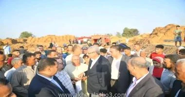 كتبمحمود شتا انتقل اللواء اشرف الجندي محافظ الغربية ، يرافقه الدكتور محمود عيسى نائب المحافظ، على الفور لمتابعة جهود قوات الحماية المدنية فى إخماد الحريق الذى نشب باحد الاراضي التي