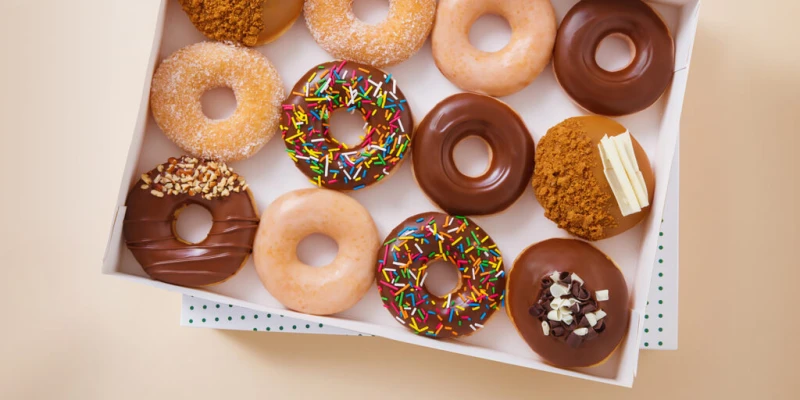 حلى الدوناتس بالحليب المكثفحلى الدوناتس بالحليب المكثف هو المفضل لعائلتك عند تجربته بوصفة منزلية، تعلمي هذه الوصفة اللذيذة ، جربي الدوناتس على