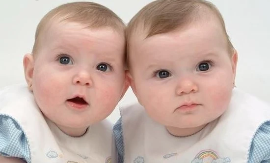 تعرف على تفسير حلم التوأم لابن سيرين و توأم أولاد وتفسير حلم توأم بنات تفسير حلم التوأم، يحتمل تفسير رؤية التوأم في المنام معاني متعددة تختلف تبعا للحالة التي تراهما عليها في الحلم