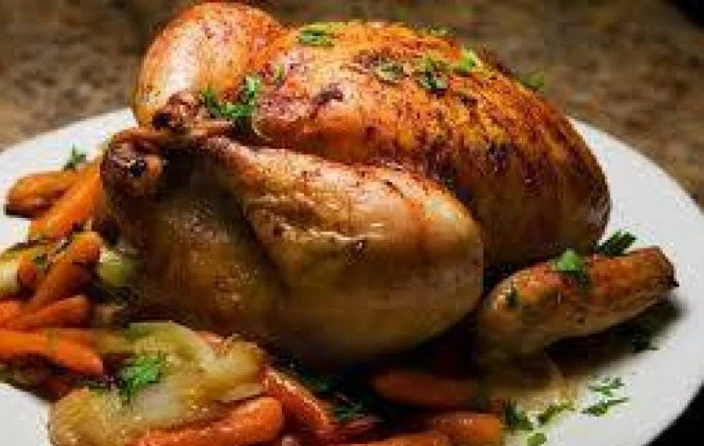 تعرف على تفسير أكل الدجاج في المنام لابن سيرين والإمام الصادق أكل الدجاج في المنام، الدجاج في المنام له معاني ودلالات مختلفة وعلى الرغم من أنها رؤية