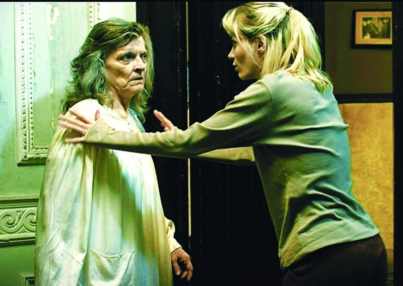 فيلم الجليسة.. صراع بين امرأتين في إطار دراما نفسية وشكل مسرحي الثقافة والمنوعات شاهد المقال التالي من صحافة عمان عن فيلم الجليسة صراع بين امرأتين في