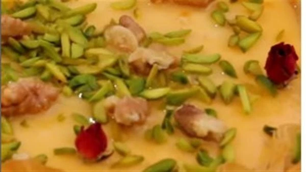 طريقة عمل تشيز كيك بالبقلاوة جديدة ولذيذةقدمت الشيف منال العالم، عبر حسابها الرسمي على موقع التواصل الأجتماعي إنستجرام، طريقة عمل تشيز كيك بالبقلاوة