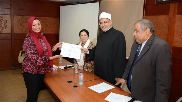 خريجي الأزهر تكرم المدربين والأطفال الفائزين في المسابقات البحثية لمجلة نور كرمت اليوم، مجلة نور للأطفال، الصادرة عن المنظمة العالمية لخريجي الأزهر، الأطفال المشاركين الفائزين في ا