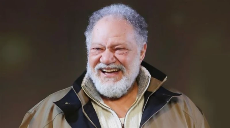 يحيى الفخراني يكشف حقيقة اعتزاله الفن بعد عتبات البهجة (خاص) تداولت أنباء في الفترة الأخيرة عن اعتزال الفنان يحيى الفخراني، بعد مشاركته في مسلسل