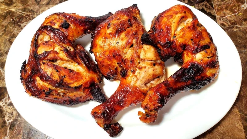 بطريقة سهلة طريقة عمل الفراخ المشوية في الفرنالآن من السهل على كل مبتدئة في المطبخ أن تعد واحدة من أسهل الأطباق البسيطة على وجبة الغداء بوقت قليل،