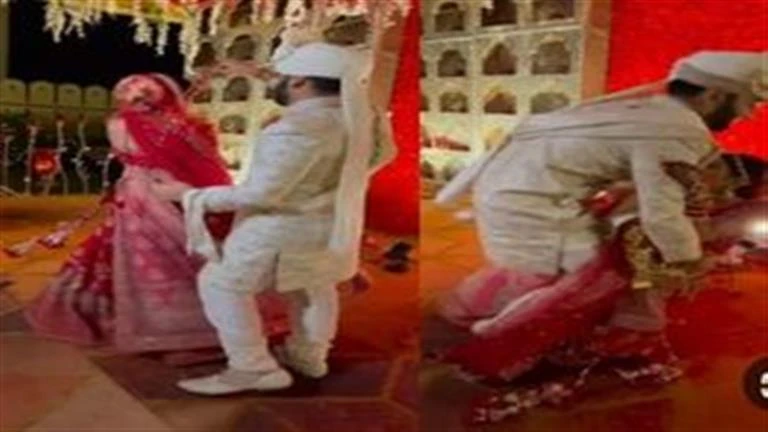 لسبب غريب.. 10 صور تكشف حفل زفاف يتحول ل خناقة شوارع (فيديو) لايف ستايل شاهد المقال التالي من صحافة مصر عن لسبب غريب 10 صور تكشف حفل زفاف يتحول ل