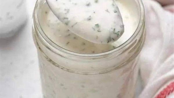 ب سر المحلات .. طريقة عمل صوص الرانش إذا كنت من محبي صوص الرانش الرهيب، نقدم لك اليوم طريقة عمل صوص الرانش بنفس طريقة المحلات.المقاديركوب مايونيز