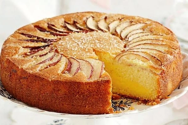 وصفة سهلة لعمل كيكة الفانيليا بالتفاح.. تذوق اللذة بطريقة بسيطةإذا كنت تبحث عن وصفة لذيذة وسهلة لتحضير كيكة الفانيليا بالتفاح، فإليك الوصفة:مكونات: 2