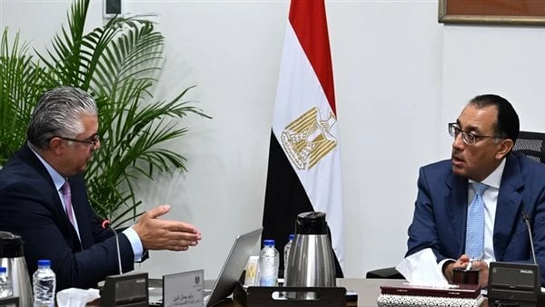 الحكومة: إيرادات المنطقة الاقتصادية لقناة السويس بلغت 8.245 مليار جنيهالتقى الدكتور مصطفى مدبولي، رئيس مجلس الوزراء، مساء اليوم، بمقر الحكومة بمدينة