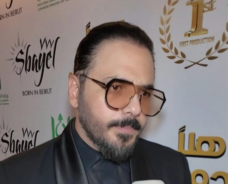خاص بالفيديو- رامي عياش المبتكر والريادي في زمن المراوحة والتكرار احتفل البوب ستار اللبناني رامي عياش بالعرض الاول لأحدث أعماله الغنائية المصورة أهلا بالجمال وذلك في حدث مميز حضره
