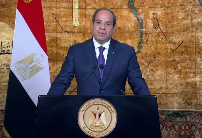 الرئيس السيسي: الإقليمي والدولي الراهن يفرض على مصر تحديات وأوضاع مركبة أكد الرئيس عبدالفتاح السيسي، أن ثورة يوليو رسخت دور مصر الفاعل في محيطيها العربي والأفريقي وإسهامها الكبير ف