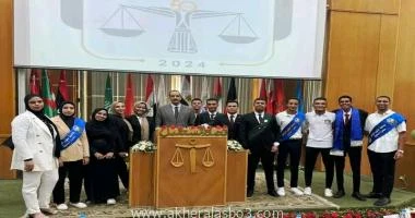 متابعة ممدوح السنبسى كرم الدكتور شريف خاطر رئيس جامعة المنصورة، فريق المحاكمة الصورية مستشاري الوادي بكلية الحقوق بجامعة جنوب الوادي بقنا، وذلك بعد