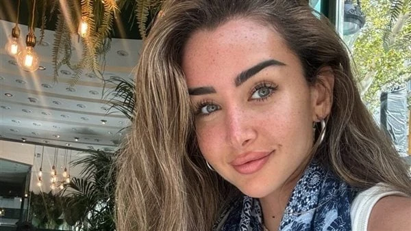 إطلالة راقية.. هنا الزاهد تمزج بين الأنوثة والجمالتعد الفنانة هنا الزاهد من أبرز النجمات أناقة وجاذبية، حيث تملك قواما سحريا وذوقا فريدا جعلها محط