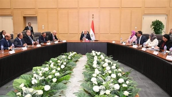 كامل الوزير: تنفيذ خطة شاملة للنهوض بالصناعة المصرية تعتمد على 5 محاور عقد الفريق مهندس كامل الوزير نائب رئيس مجلس الوزراء للتنمية الصناعية وزير