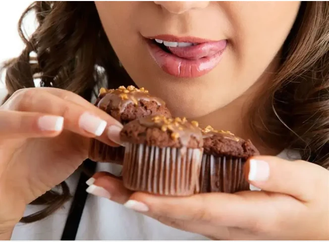 تفسير ابن سيرين لرؤية الكيك في المنام للعزباء الكيك في المنام للعزباء، الكيك هو نوع من الحلوى يستخدم غالبا في مناسبات العيد ميلاد أو حفلات الزفاف