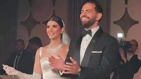 في عيد ميلادها.. صور ريم سامي في شهر العسل شاهد يصادف اليوم ال10 من يوليو عيد ميلاد الفنانة ريم سامي، والتي أتمت عامها ال34.وتحرص ريم سامي، على