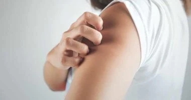 لو مريض صدفية.. هذا النوع من الملابس يفيدك ويقيك نوباتها صحة وطب شاهد المقال التالي من صحافة مصر عن لو مريض صدفية هذا النوع من الملابس يفيدك ويقيك نوباتها، عندما نفكر فى التعامل مع