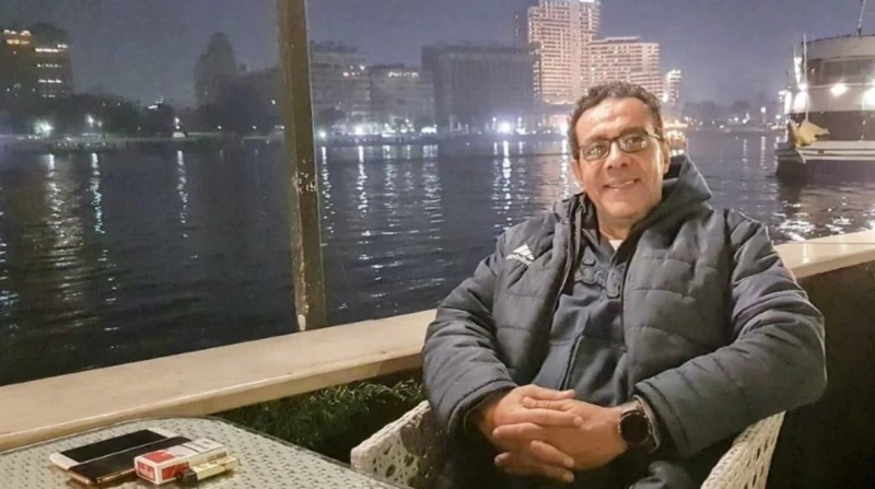 فرد الأمن خد فلوس.. محمد علي رزق يكشف مفاجآت في واقعة وفاة تامر ضيائي دافع الفنان محمد علي رزق، عن صديقه الفنان الراحل تامر ضيائي الذي توفي إثر