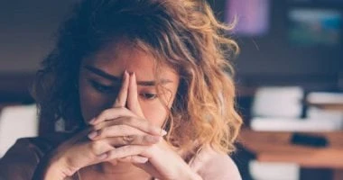 اعتنى بنفسك وسامحها.. أخصائي نفسي يضع 10 طرق للتغلب على الصدمات المرأة والمنوعات شاهد المقال التالي من صحافة مصر عن اعتنى بنفسك وسامحها أخصائي نفسي