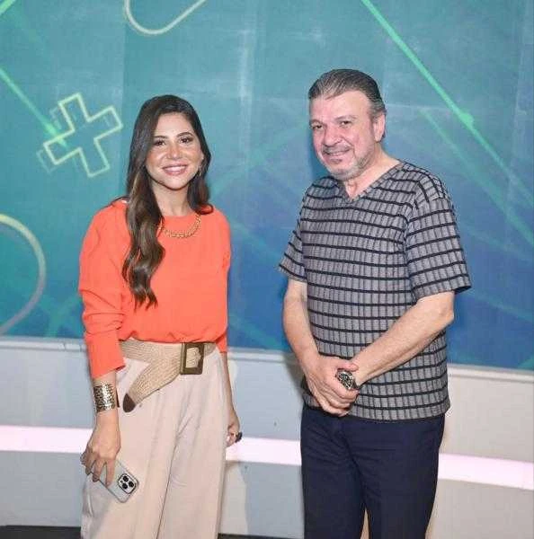 نجوم الفن: عندي 9 أبناء وعبلة كامل السهل الممتنع.. أحمد سلامة يفتح خزان أسراره اقرأ في أفاق عربية عندي 9 أبناء وعبلة كامل السهل الممتنع أحمد سلامة يفتح خزان أسراره، حل الفنان أحمد