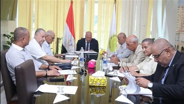 هدية جديدة للمعلمين وأسرهم من النقابة العامةافتتح خلف الزناتي نقيب المعلمين ورئيس اتحاد المعلمين العرب، كبائن جديدة بنادي الشاطئ للمعلمين