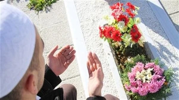 دعاء لأبي المتوفى يوم الجمعة.. كلمات لجميع موتى المسلمين دعاء لأبي المتوفي يوم الجمعة، يعد الدعاء للمتوفي يوم الجمعة من الأمور التي يحرص عليها الكثير