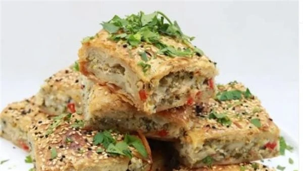 طريقة عمل بوريك بالجبن بمذاق لا يقاوم بوريك بالجبن من الأكلات الشهية و اللذية التي يمكنك تطبيقها في المنزل وتقديمها لأفراد أسرتك و ضيوفك في