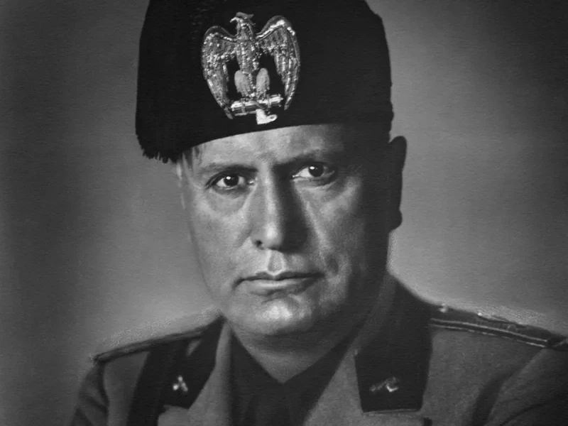 من هو موسوليني ويكيبيديا السيرة الذاتية؟ كم عمره والتفاصيل الكاملة عنهيعد موسوليني من الشخصيات الحاكمة الشهيرة على مستوى العالم وقد ذاع صيته في قديم الزمان وحتى وقتنا الحالي اسمه ي