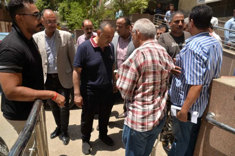 لحل الزحام على عيادات التأمين.. تسليم 3 حجرات جديدة لخدمة المواطنين ب أسيوط تفقد اللواء دكتور هشام أبو النصر محافظ أسيوط، اليوم الإثنين، سير العمل بعيادة التأمين الصحي بمبنى مجمع ا