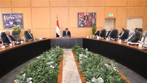 وزير الإسكان: دور مهم للإسكان التعاوني في توفير الوحدات لكافة الشرائح عقد المهندس شريف الشربيني، وزير الإسكان والمرافق والمجتمعات العمرانية، مساء