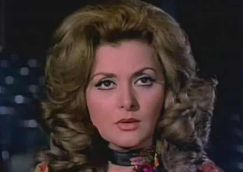 ليلي طاهر : أنا كايده العزال ولسه عايشة تعد الفنانة ليلى طاهر واحدة من أهم نجمات السينما العربية، ويحسب لها أنها طوال مشوارها لم تقدم تنازلات تخرجها