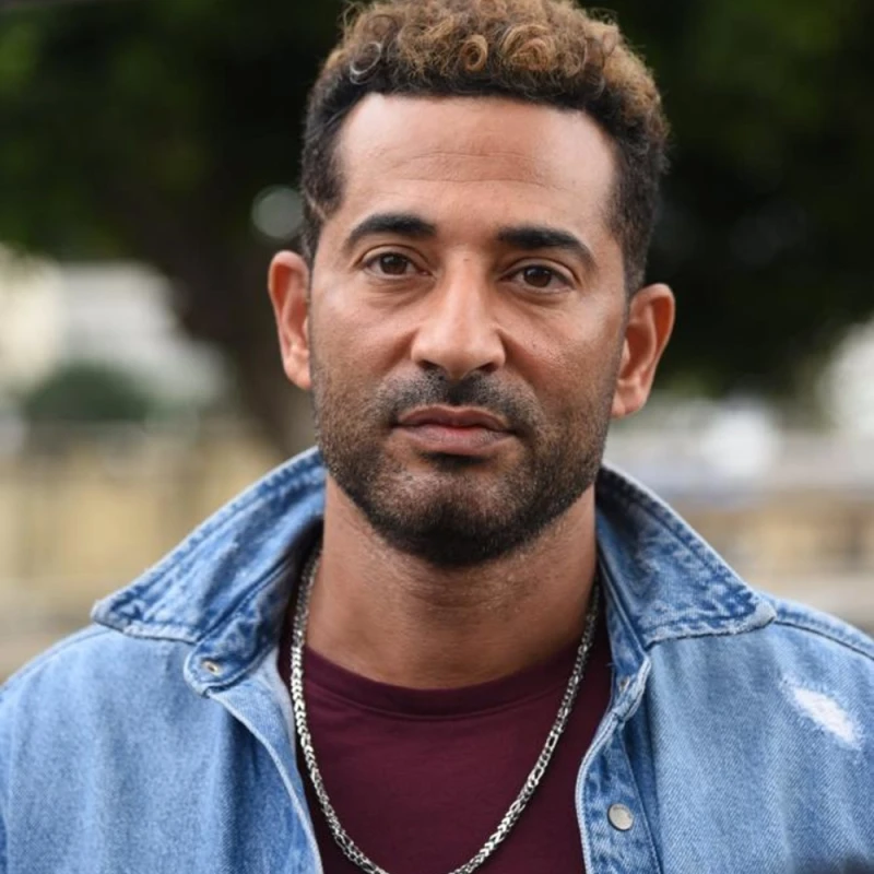 عمرو سعد يعود إلى السينما مجددا افاق عربية - بعد غياب أكثر من 4 سنوات؛ يعود النجم المصري عمرو سعد إلى السينما عبر فيلم الغربان ، مترجما ل 12 لغة، وهو