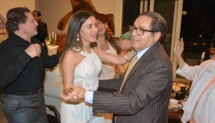 تصريحات مثيرة ل عادل عوض حول بدايات المشوار الفني ل ابنته جميلة.. ماذا قال؟عادل عوض.. تصدر اسم المخرج عادل عوض تريند جوجل، بسبب تصريحاته المثيرة حول