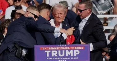 اليوم السابع: ترامب نقلا عن طبيبه: لو تغير وضع الرصاصة سنتيمترا واحدا لما كنت أتحدث الآن أفاق عربية - : ننشر لكم شاهد ترامب نقلا عن طبيبه لو تغير وضع