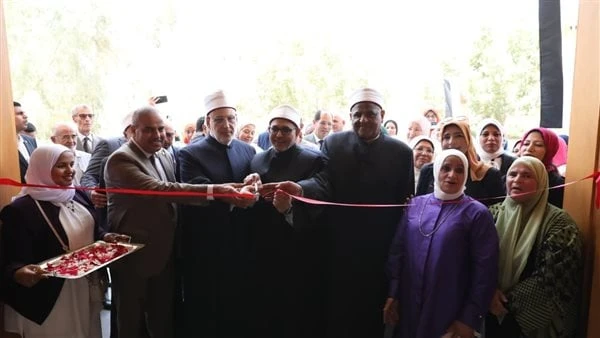 افتتاح مبني لكلية الدراسات الإسلامية والعربية للبنات بالقاهرة افتتح الدكتور محمد الضويني، وكيل الأزهر الشريف، والدكتور سلامة داود، رئيس الجامعة،