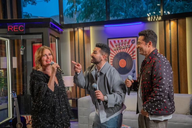 يسرا في بيت السعد فتحت قلبها على مصراعيه ومن تكون سيفين؟ حلت الممثلة المصرية يسرا، ضيفة على برنامج بيت السعد، الذي يقدمه الشقيقان أحمد وعمرو سعد على شاشة وهو من انتاج شركة الصباح. 