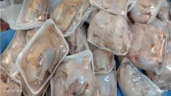 ضبط كميات كبيرة من اللحوم والأسماك المجمدة مجهولة المصدر بالمنوفية تمكنت لجنة من الطب البيطري في المنوفية، من ضبط كميات كبيرة من اللحوم والأسماك