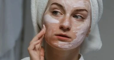 5 خطوات تحميك من ظهور التجاعيد وشيخوخة البشرة المرأة والمنوعات شاهد المقال التالي من صحافة مصر عن 5 خطوات تحميك من ظهور التجاعيد وشيخوخة البشرة، تحب
