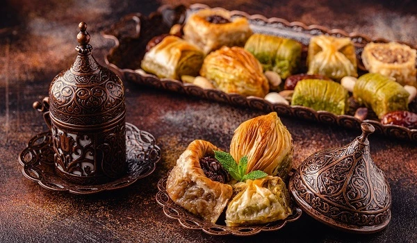 تأثير حلويات رمضان على بشرتك .. كيف تتجنبين أضرارها ؟نستعرض في التقرير التالي تأثير حلويات رمضان على صحة البشرة، يعتاد الكثيرين على تناول الحلويات