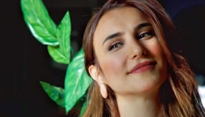 فن: هلا السعيد تتصدر التريند بعد واقعة التحرش بها من سائق أوبر تفاصيل اقرأ في أفاق عربية هلا السعيد تتصدر التريند بعد واقعة التحرش بها من سائق أوبر