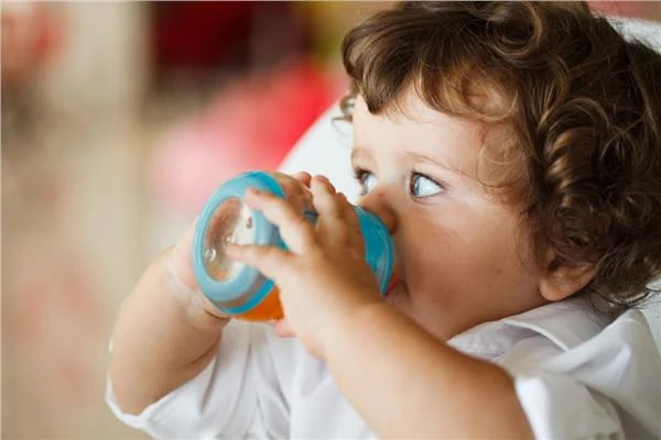 لأسباب صحية.. تجنب تقديم العصير لطفلك قبل عام متفرقات شاهد المقال التالي من صحافة مصر عن لأسباب صحية تجنب تقديم العصير لطفلك قبل عام، لأسباب صحية