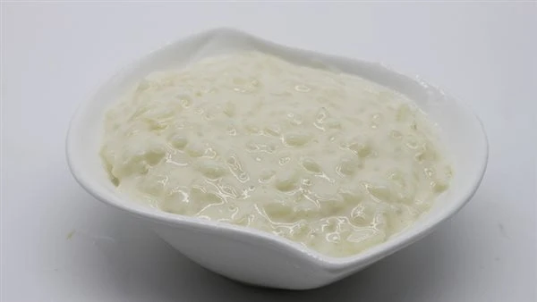 كالجاهز .. طريقة عمل الأرز باللبنتعتبر طريقة عمل الأرز باللبن، أو بودينغ الأرز، واحد من ألذ وصفات المطبخ العربي، وهو عبارة عن أرز مطبوخ مع اللبن مضاف