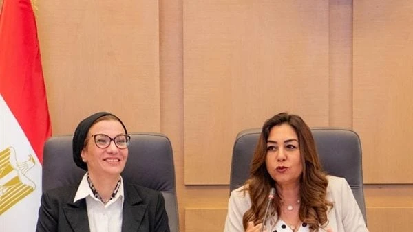 للسيطرة على السحابة السوداء.. إجراءات مشددة وغرف عمليات في جميع المحافظات قالت الدكتورة ياسمين فؤاد وزيرة البيئة، إن أهم أسباب ملوثات الهواء الحادة