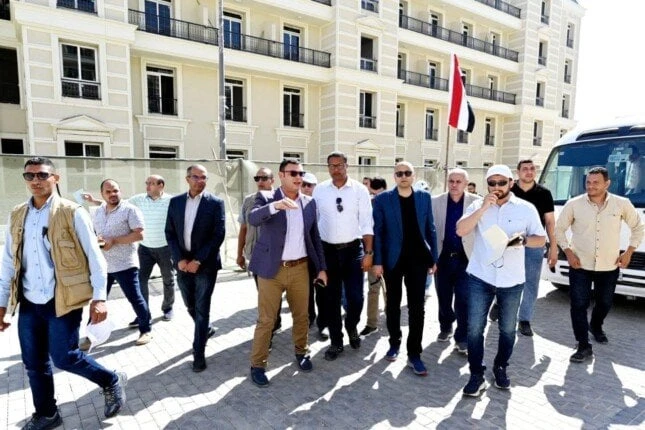 وزير الإسكان يتفقد اللمسات النهائية لتشطيب الوحدات السكنية بالحى اللاتينى ب العلمين الجديدةوزير الإسكان يتفقد الوحدات السكنية بالحى اللاتينىمصطفى
