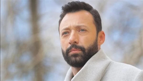 كن أنت.. أحمد فهمي يشارك جمهوره فيديو جديداشارك الفنان احمد فهمي عبر حسابه الرسمي علي موقع تبادل الصور و الفيديوهات انستجرام فيديو يظهر فيه و معه